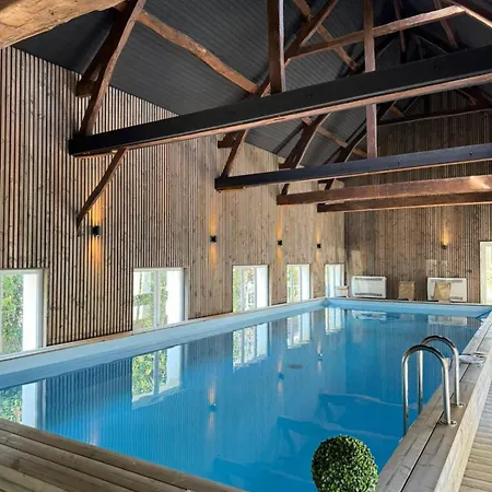 House In A With Swimming Pool Near Le Touquet Paris 펜션